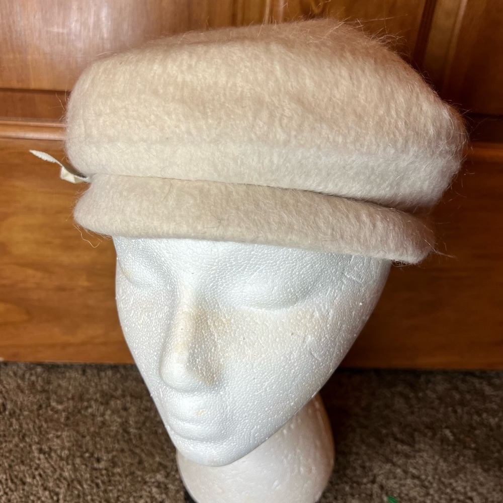 Vintage Henry Pollak New York Hat in cream Color